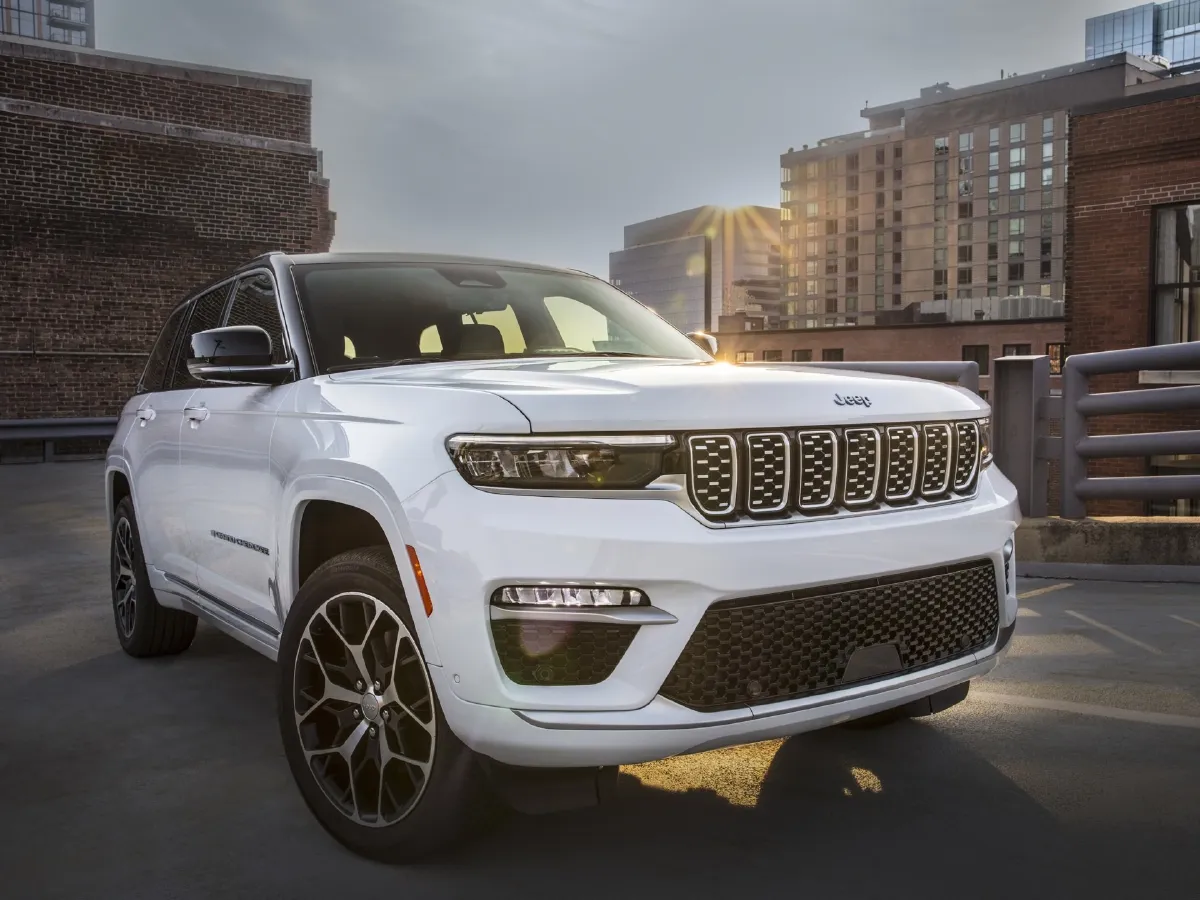 Jeep Grand Cherokee 4XE,autocango,china used car exporter,china ev exporter,chinese used car exporter,chinese used ev exporter