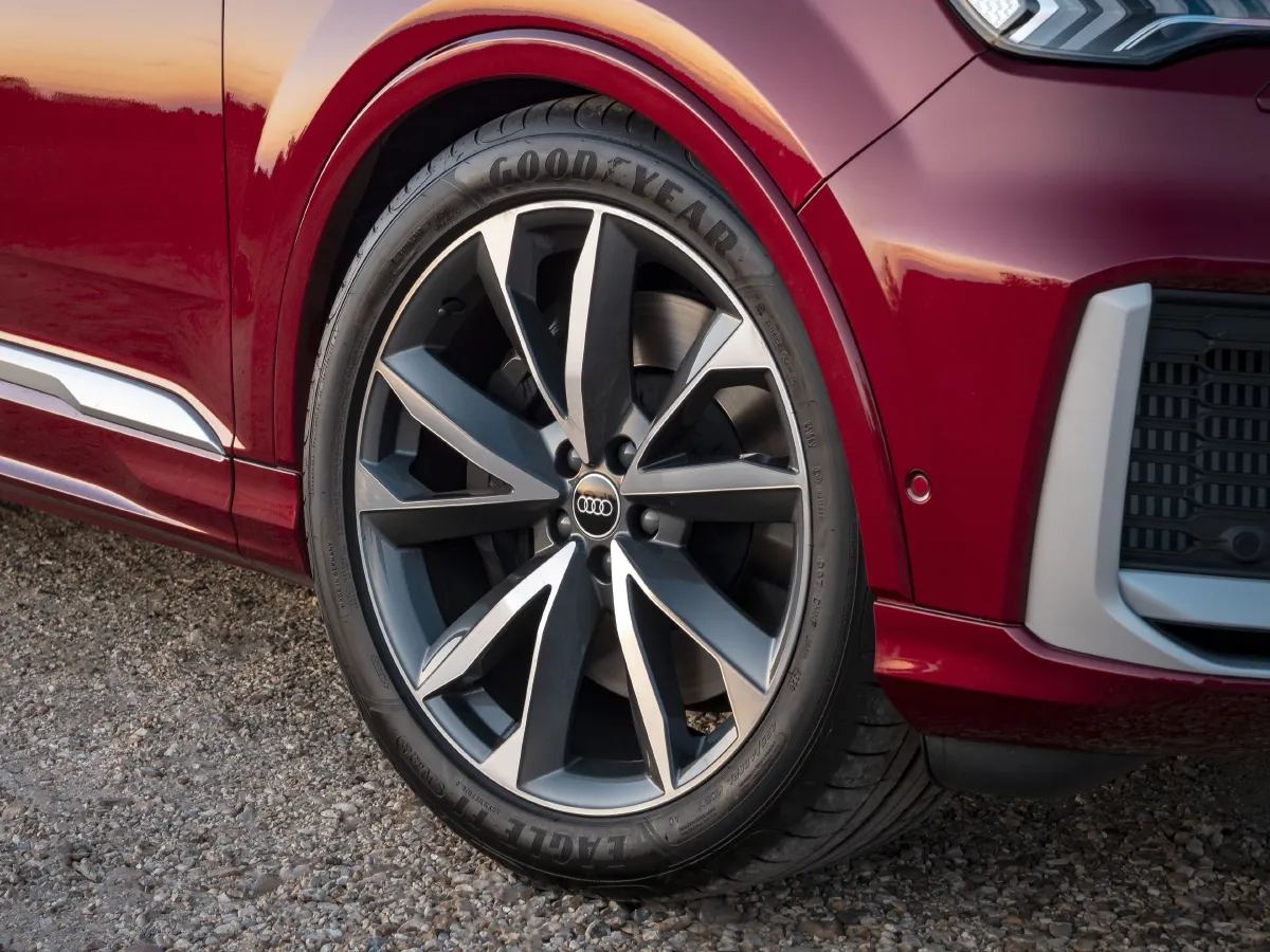 Audi SQ7,autocango,china used car exporter,china ev exporter,chinese used car exporter,chinese used ev exporter