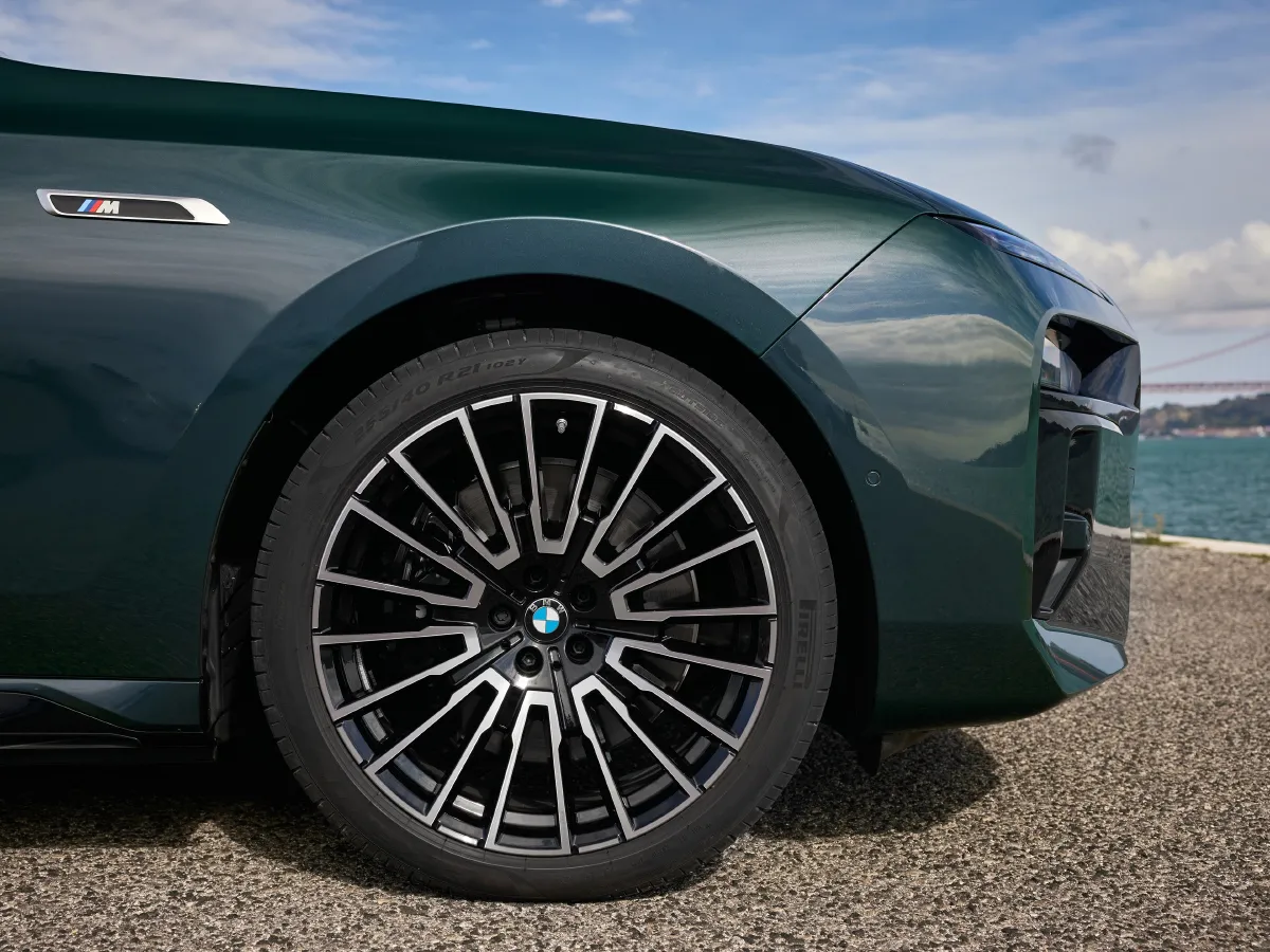 BMW i7,autocango,china used car exporter,china ev exporter,chinese used car exporter,chinese used ev exporter