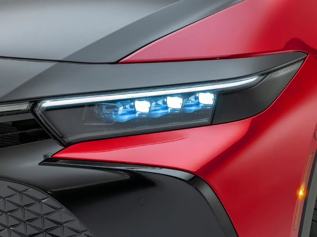 Toyota Crown,autocango,china used car exporter,china ev exporter,chinese used car exporter,chinese used ev exporter