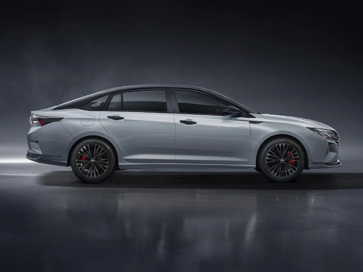 DongFeng Aeolus YiXuan MAX,autocango,china used car exporter,china ev exporter,chinese used car exporter,chinese used ev exporter