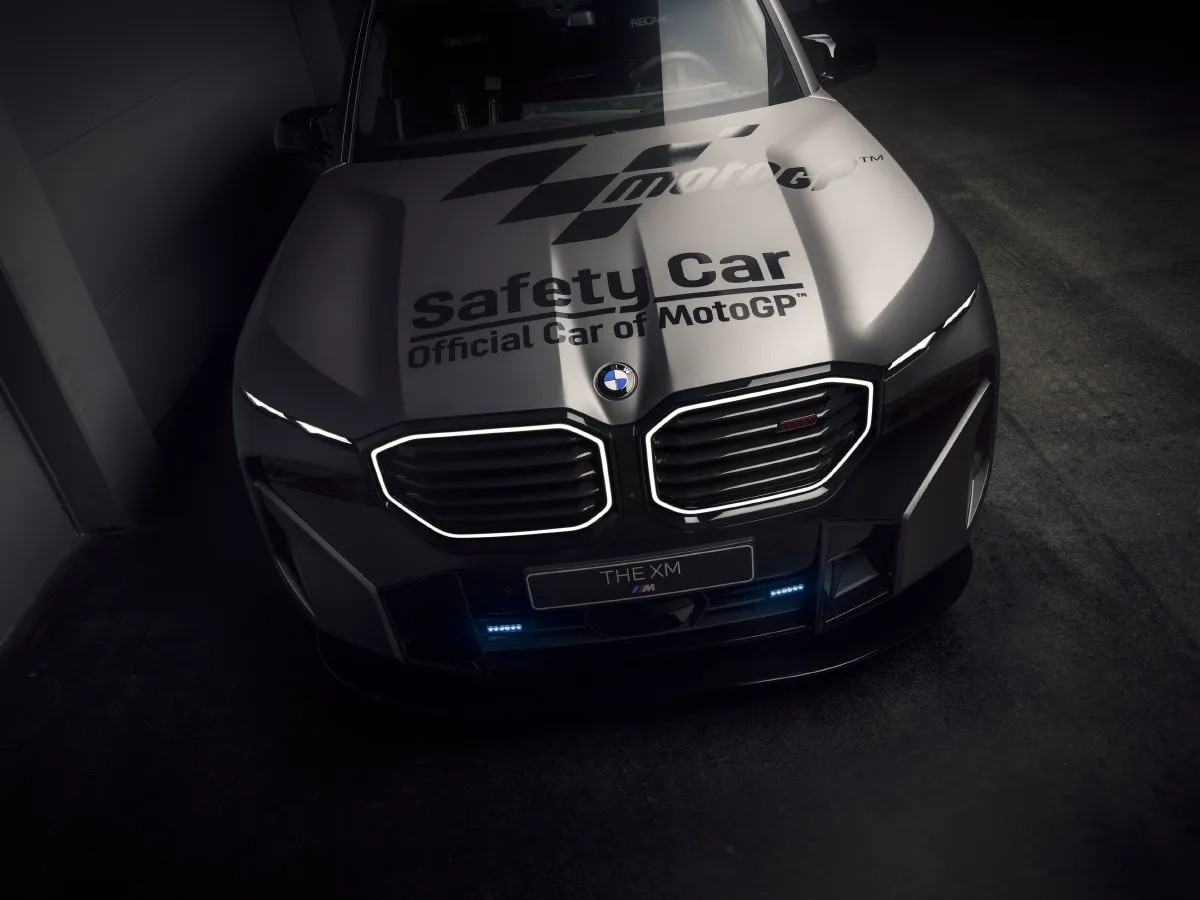 2023 BMW XM 4.4T 585HP V8 8AT PHEV 25.7KWH,autocango,china used car exporter,china ev exporter,chinese used car exporter,chinese used ev exporter