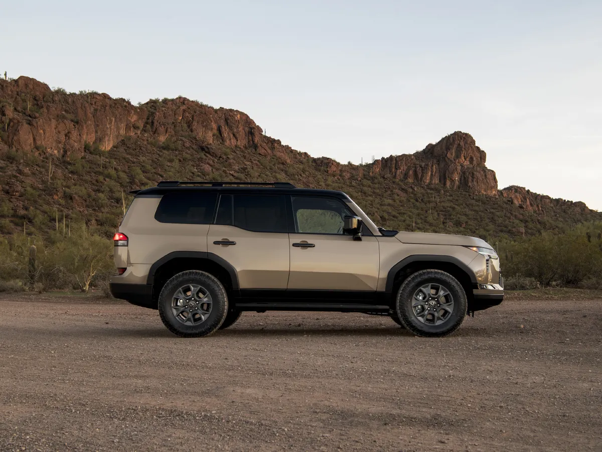 Lexus GX,autocango,china used car exporter,china ev exporter,chinese used car exporter,chinese used ev exporter