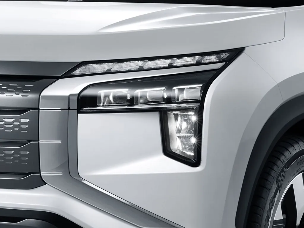 Mitsubishi Airtrek,autocango,china used car exporter,china ev exporter,chinese used car exporter,chinese used ev exporter