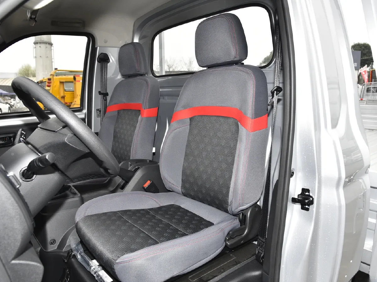 2024 DongFeng DFSK D71 Plus 2.0L 136HP L4 5MT,autocango,china used car exporter,china ev exporter,chinese used car exporter,chinese used ev exporter