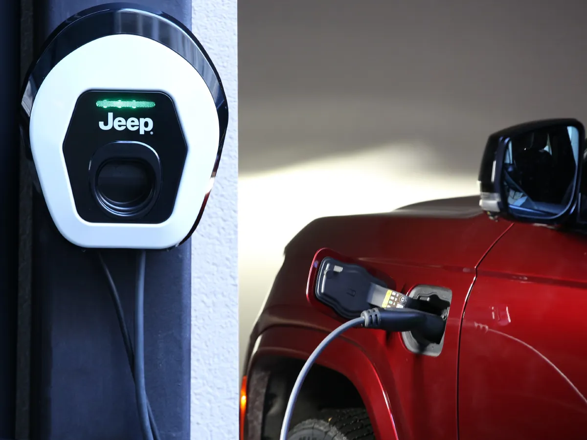 Jeep Grand Cherokee 4XE,autocango,china used car exporter,china ev exporter,chinese used car exporter,chinese used ev exporter