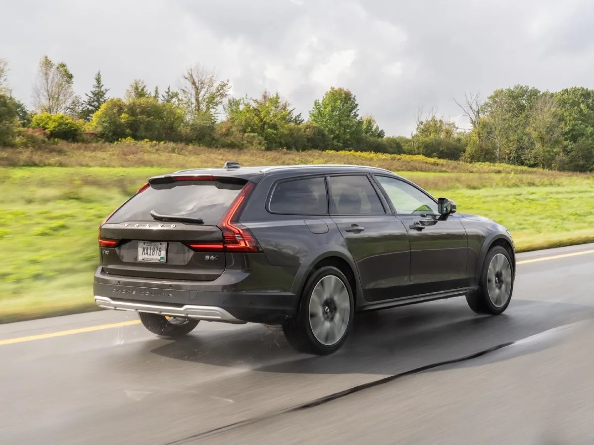 Volvo V90,autocango,china used car exporter,china ev exporter,chinese used car exporter,chinese used ev exporter