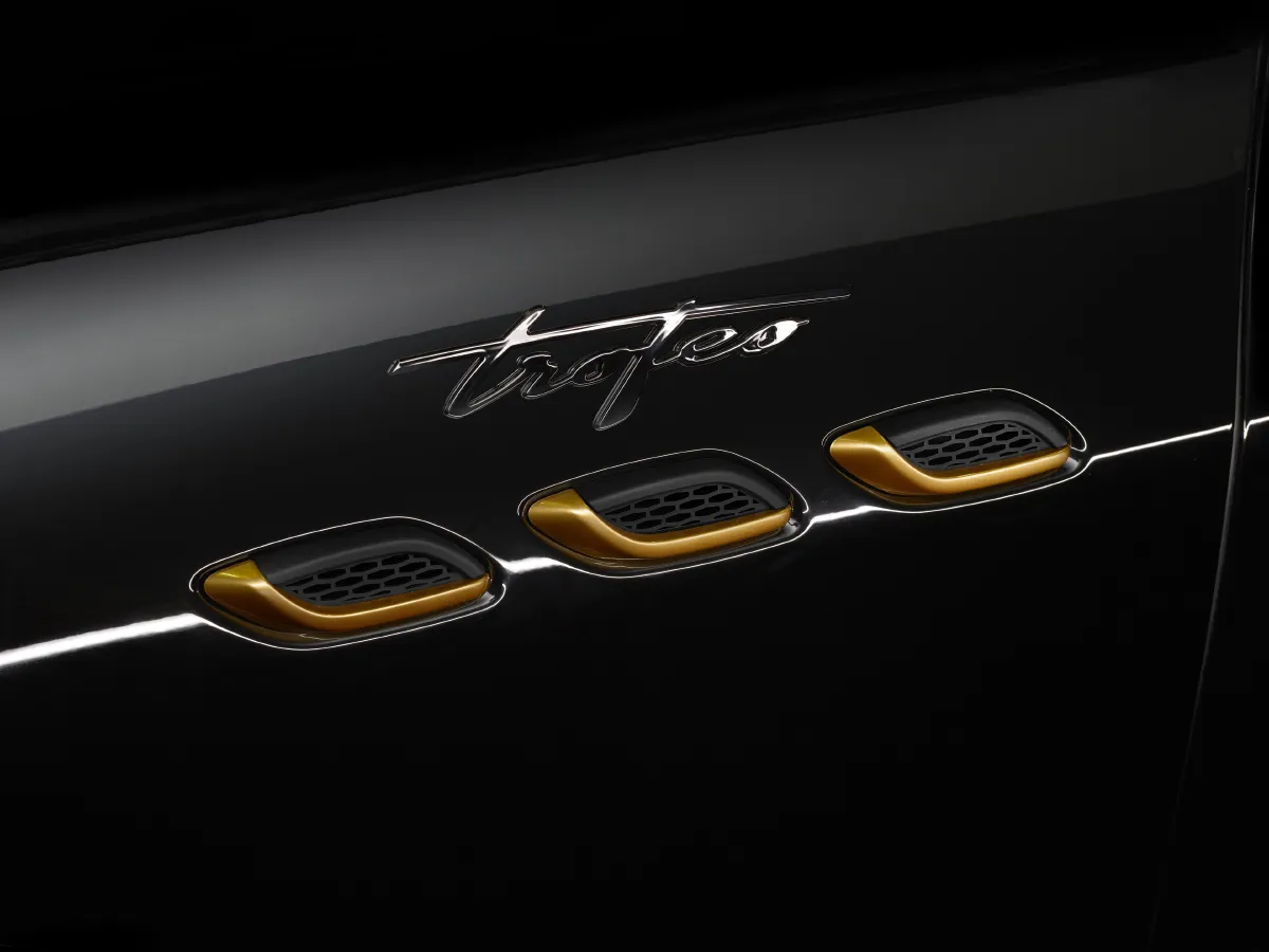 Maserati Levante,autocango,china used car exporter,china ev exporter,chinese used car exporter,chinese used ev exporter