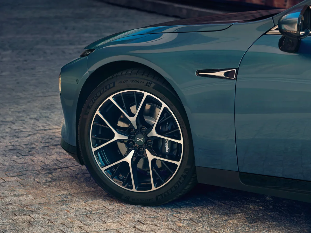 Xpeng P7,autocango,china used car exporter,china ev exporter,chinese used car exporter,chinese used ev exporter