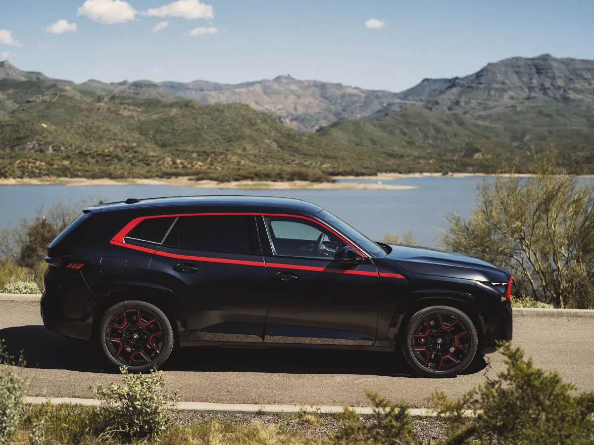 2023 BMW XM 4.4T 585HP V8 8AT PHEV 25.7KWH,autocango,china used car exporter,china ev exporter,chinese used car exporter,chinese used ev exporter