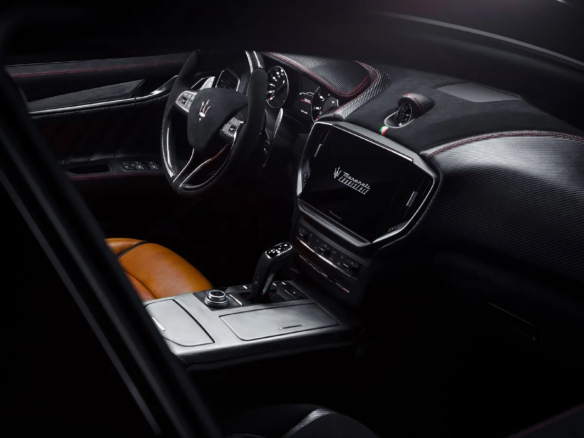 Maserati Ghibli,autocango,china used car exporter,china ev exporter,chinese used car exporter,chinese used ev exporter