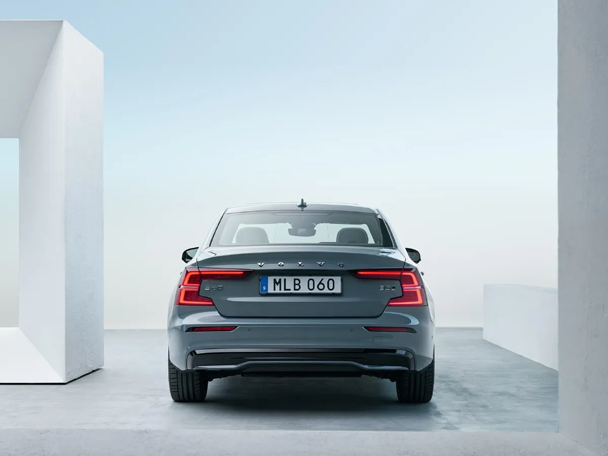 Volvo S60,autocango,china used car exporter,china ev exporter,chinese used car exporter,chinese used ev exporter