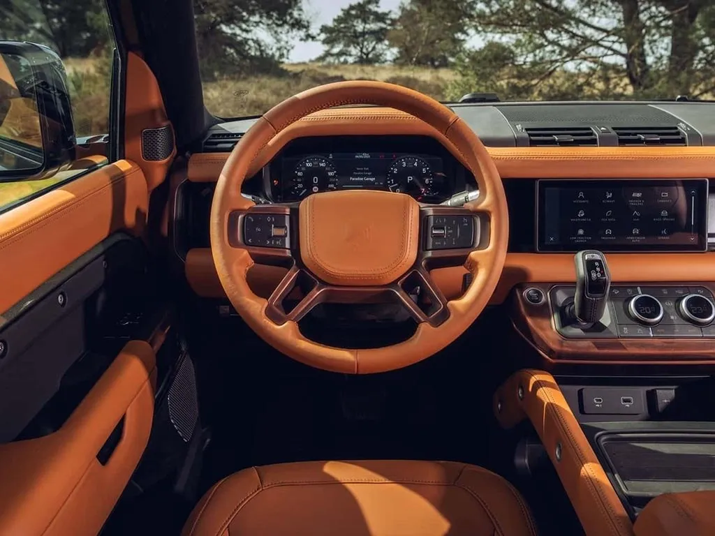 Land Rover Defender,autocango,china used car exporter,china ev exporter,chinese used car exporter,chinese used ev exporter