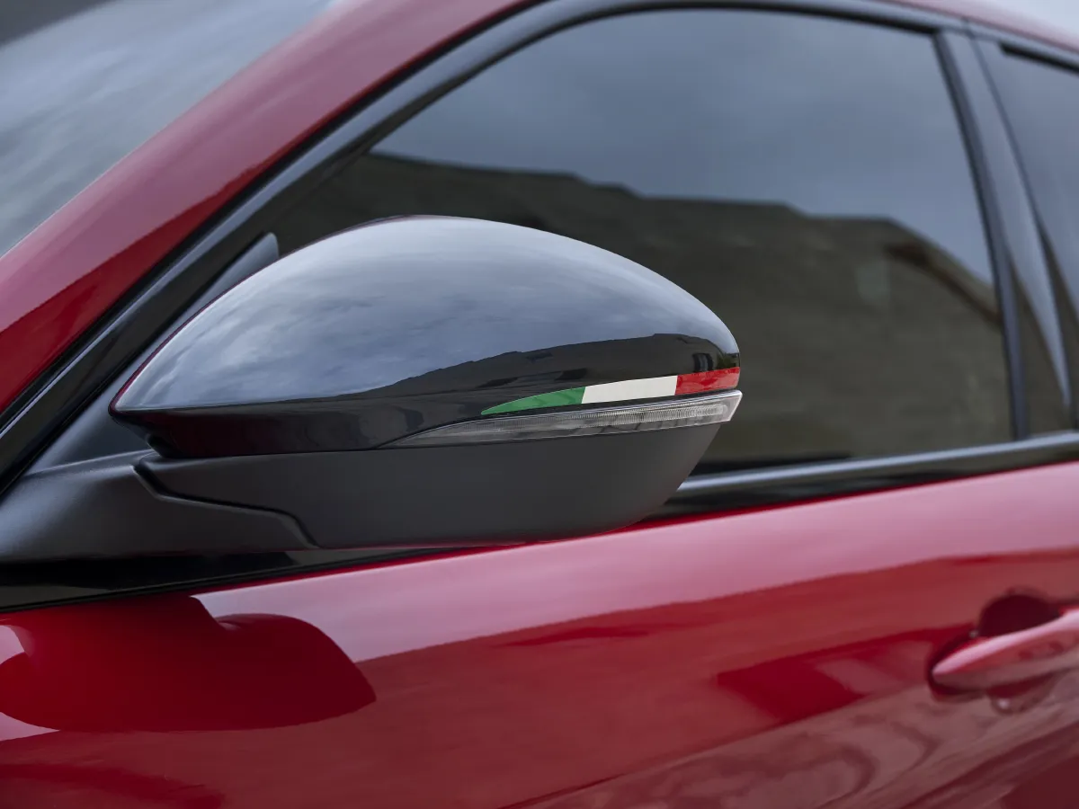 Alfa Romeo Stelvio,autocango,china used car exporter,china ev exporter,chinese used car exporter,chinese used ev exporter