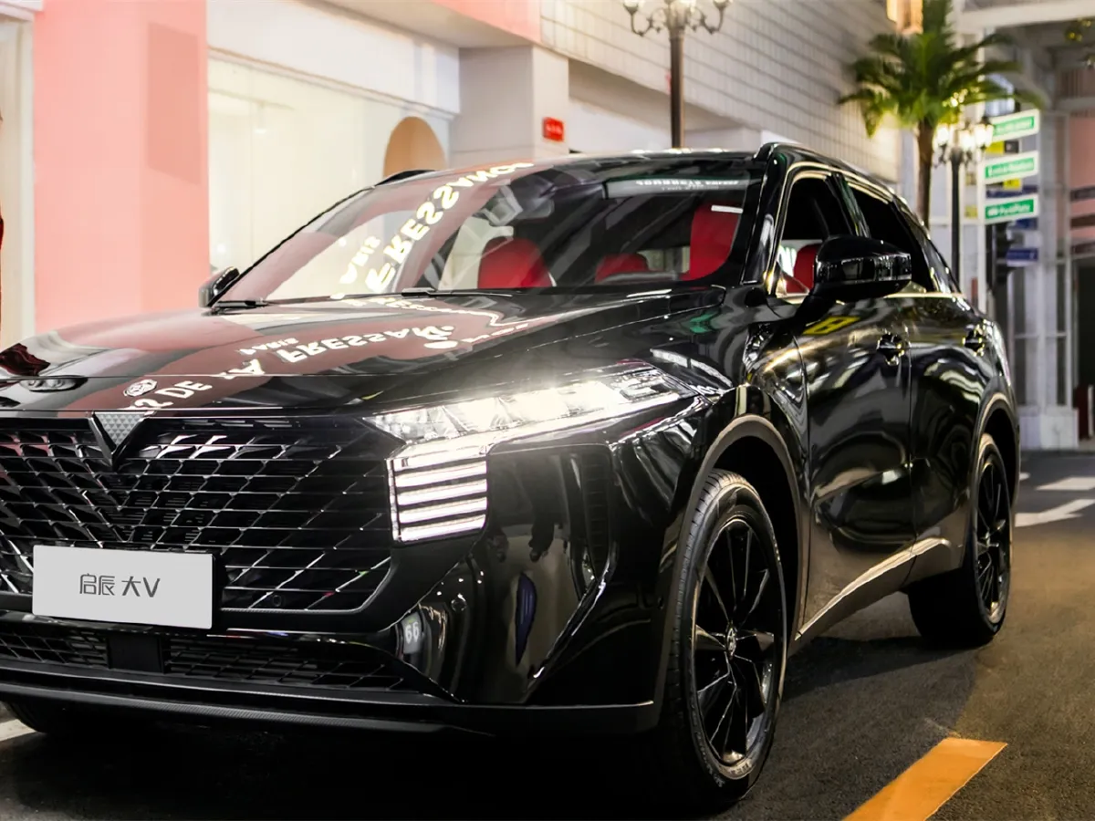 Venucia Grand V,autocango,china used car exporter,china ev exporter,chinese used car exporter,chinese used ev exporter