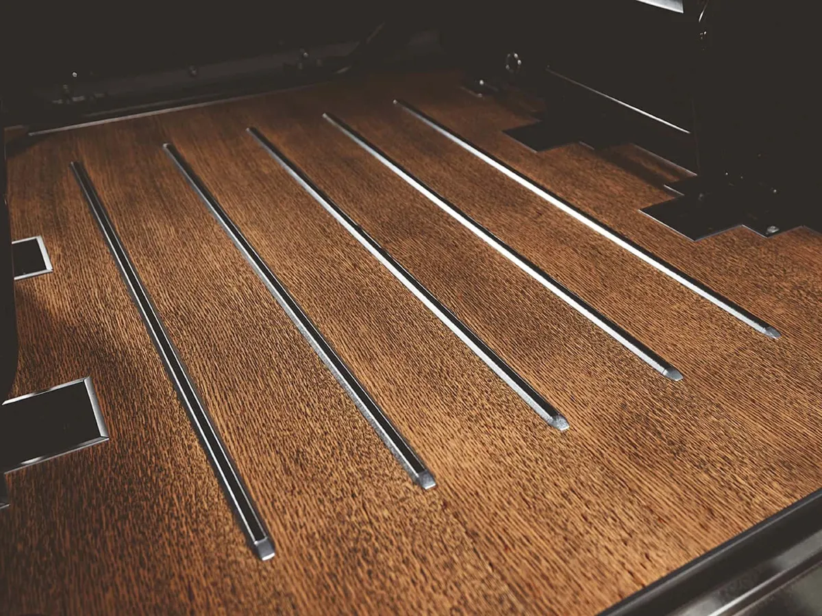 Land Rover Defender,autocango,china used car exporter,china ev exporter,chinese used car exporter,chinese used ev exporter