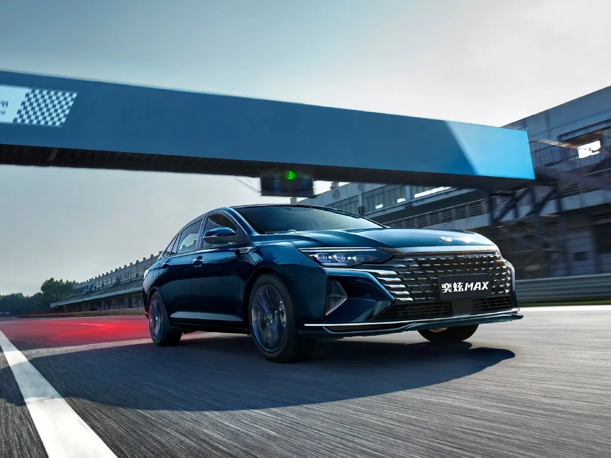 DongFeng Aeolus YiXuan MAX,autocango,china used car exporter,china ev exporter,chinese used car exporter,chinese used ev exporter