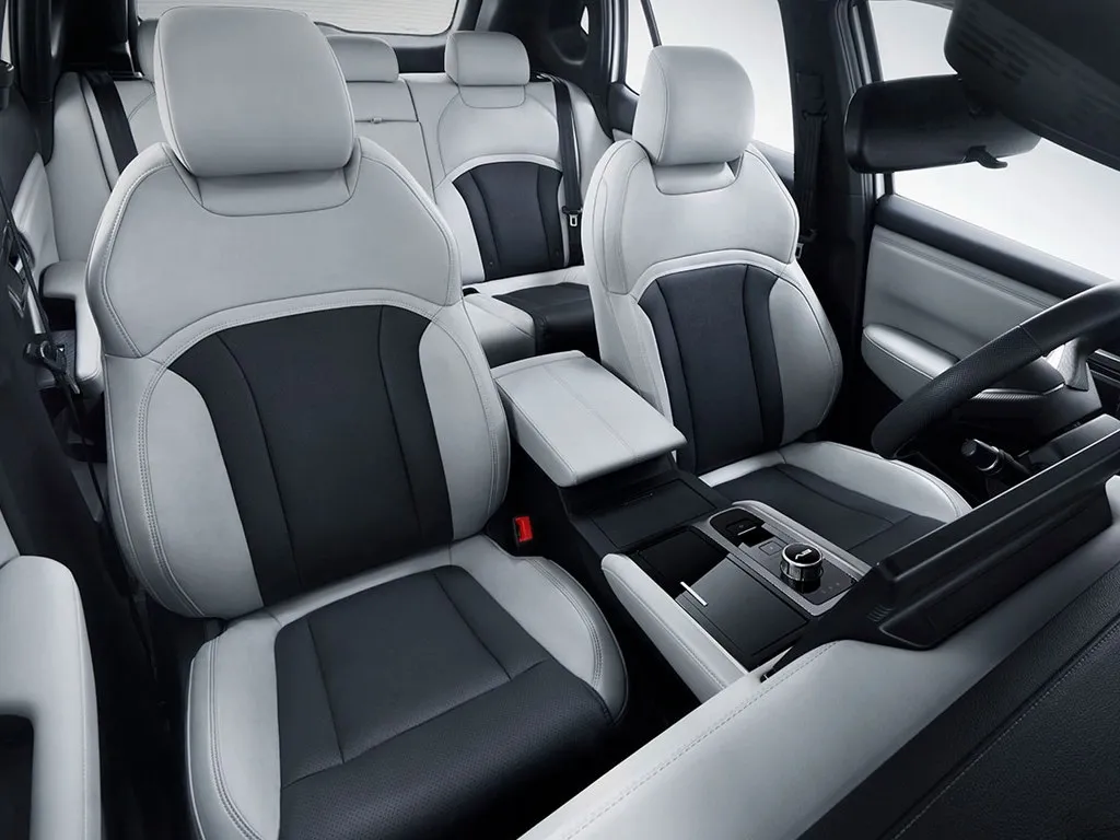 Mitsubishi Airtrek,autocango,china used car exporter,china ev exporter,chinese used car exporter,chinese used ev exporter