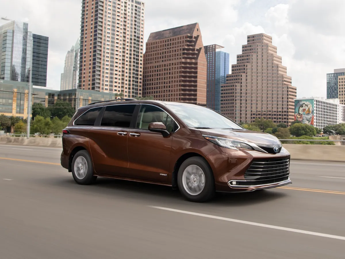 Toyota Sienna,autocango,china used car exporter,china ev exporter,chinese used car exporter,chinese used ev exporter