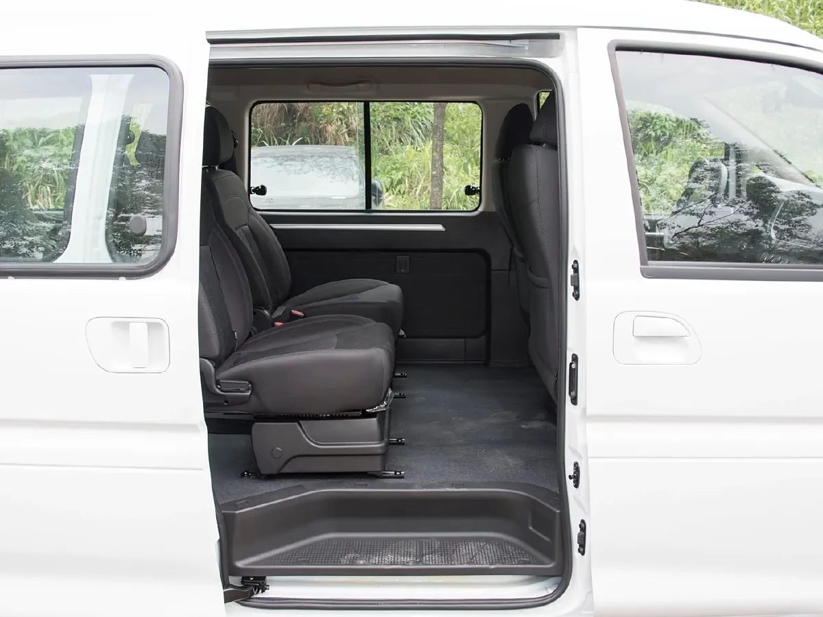 DongFeng Forthing LingZhi EV,autocango,china used car exporter,china ev exporter,chinese used car exporter,chinese used ev exporter