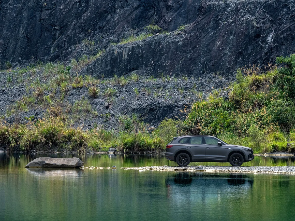 Volkswagen Touareg,autocango,china used car exporter,china ev exporter,chinese used car exporter,chinese used ev exporter