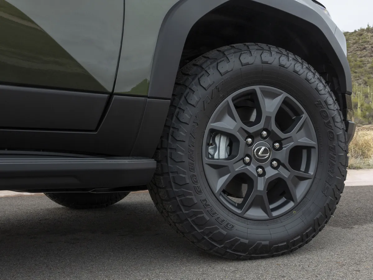 Lexus GX,autocango,china used car exporter,china ev exporter,chinese used car exporter,chinese used ev exporter