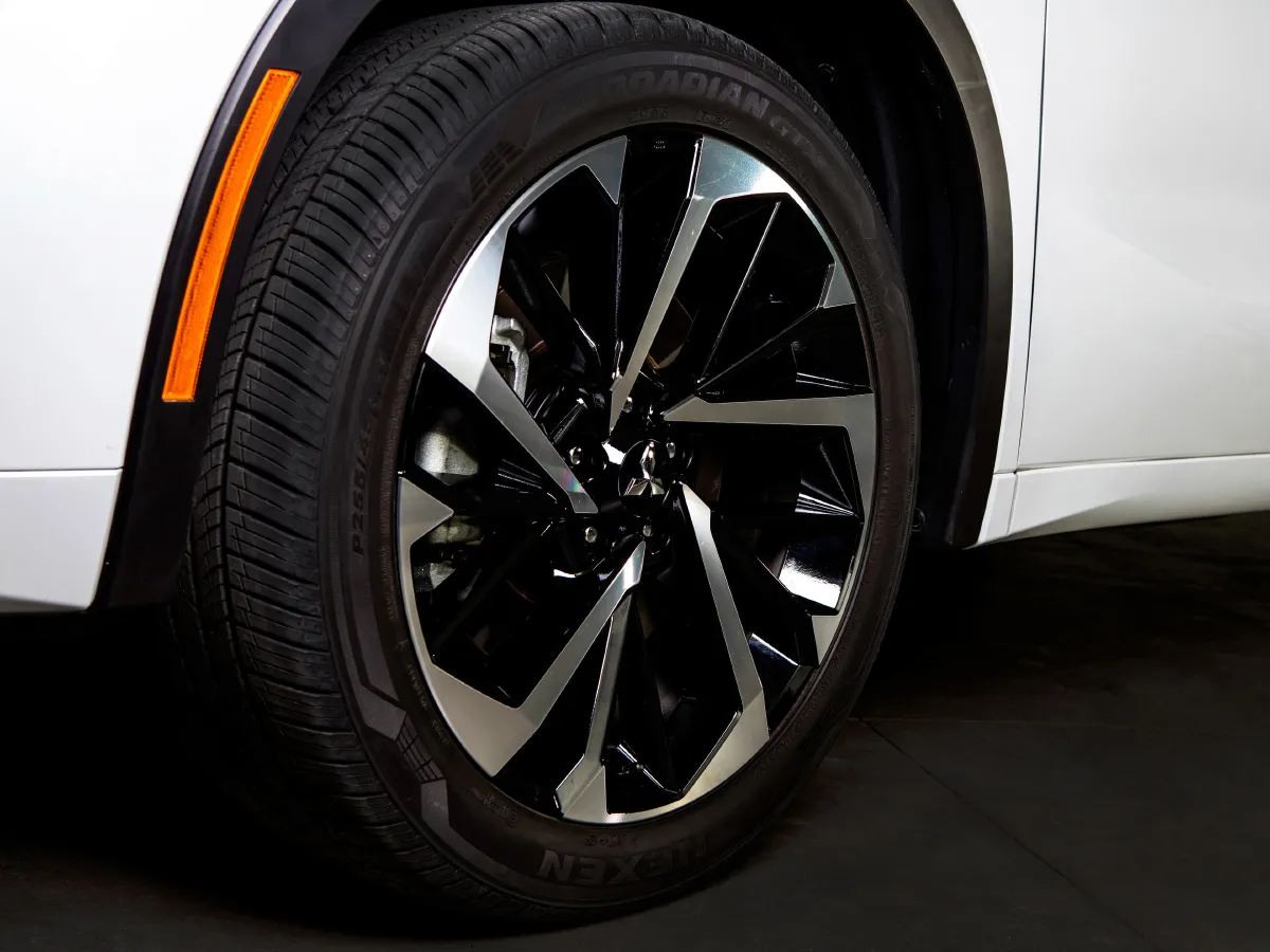 Mitsubishi Outlander,autocango,china used car exporter,china ev exporter,chinese used car exporter,chinese used ev exporter