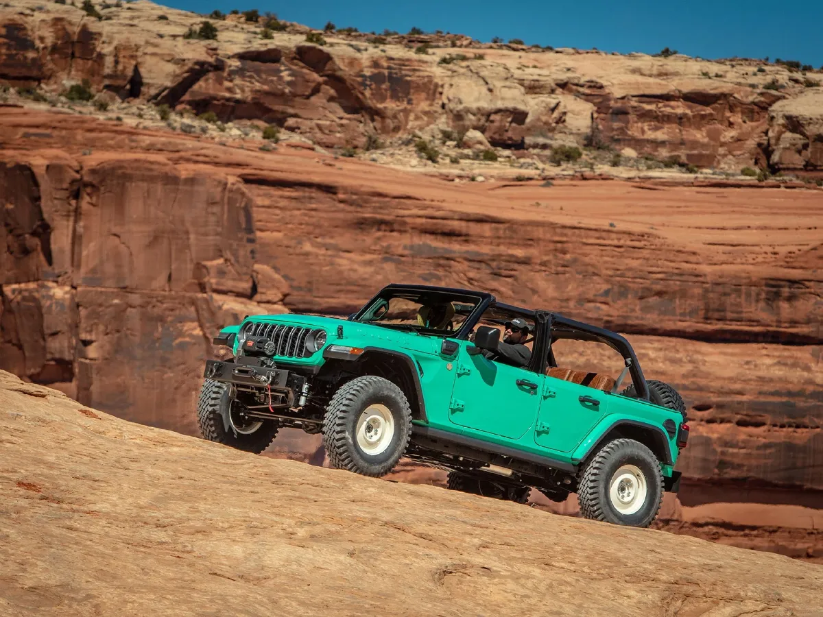 2015 Jeep Wrangler 2.8T 200HP L4 5AT,autocango,china used car exporter,china ev exporter,chinese used car exporter,chinese used ev exporter