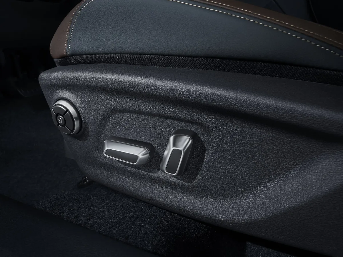 DongFeng Aeolus YiXuan MAX,autocango,china used car exporter,china ev exporter,chinese used car exporter,chinese used ev exporter