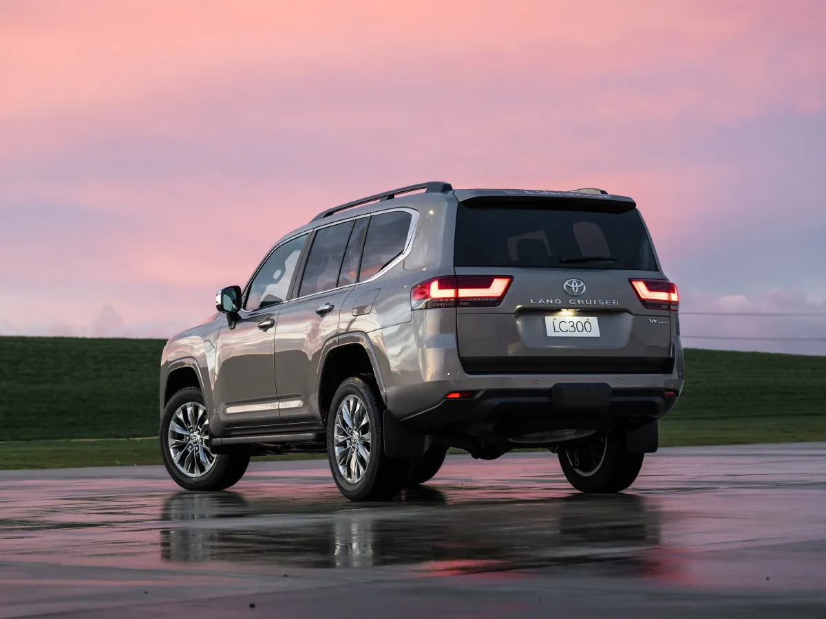 Toyota Land Cruiser,autocango,china used car exporter,china ev exporter,chinese used car exporter,chinese used ev exporter