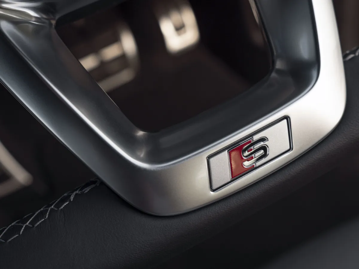 Audi SQ7,autocango,china used car exporter,china ev exporter,chinese used car exporter,chinese used ev exporter