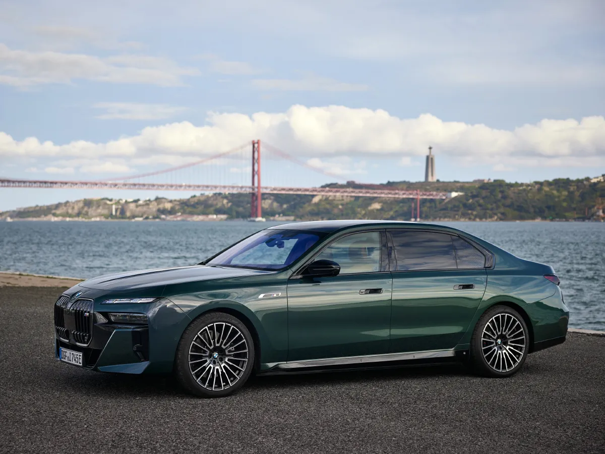 BMW i7,autocango,china used car exporter,china ev exporter,chinese used car exporter,chinese used ev exporter