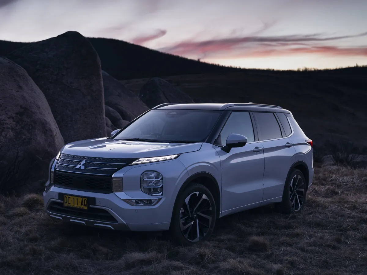 Mitsubishi Outlander,autocango,china used car exporter,china ev exporter,chinese used car exporter,chinese used ev exporter