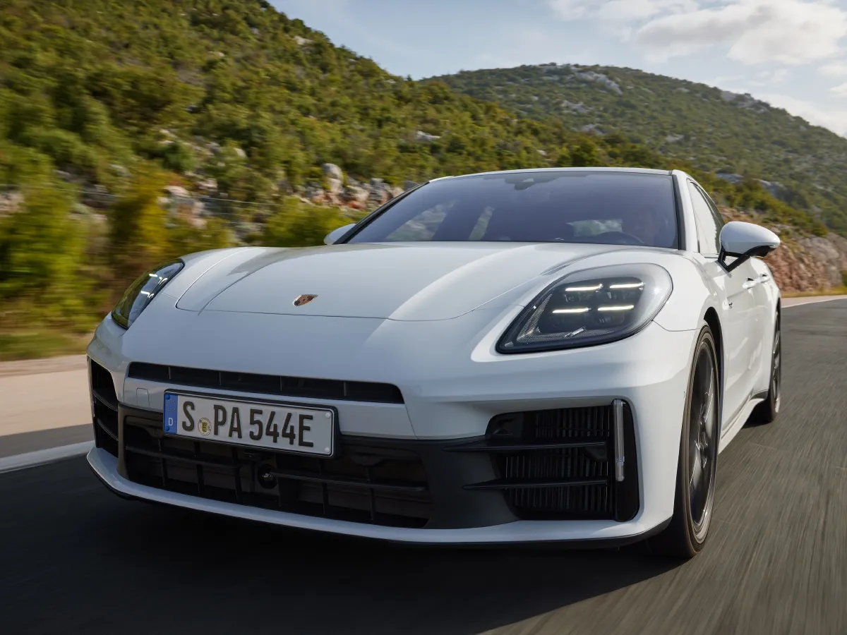 Porsche Panamera,autocango,china used car exporter,china ev exporter,chinese used car exporter,chinese used ev exporter