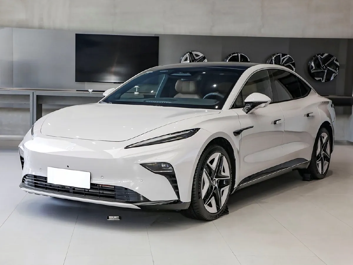 2023 Roewe F7 BEV 77KWH,autocango,china used car exporter,china ev exporter,chinese used car exporter,chinese used ev exporter