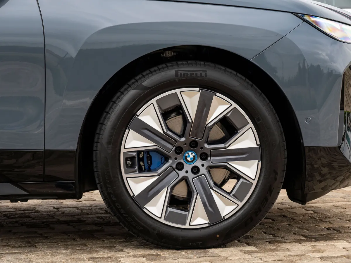 BMW iX,autocango,china used car exporter,china ev exporter,chinese used car exporter,chinese used ev exporter