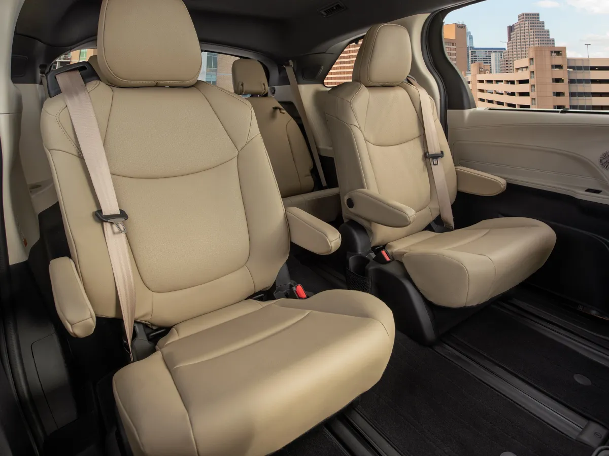 Toyota Sienna,autocango,china used car exporter,china ev exporter,chinese used car exporter,chinese used ev exporter