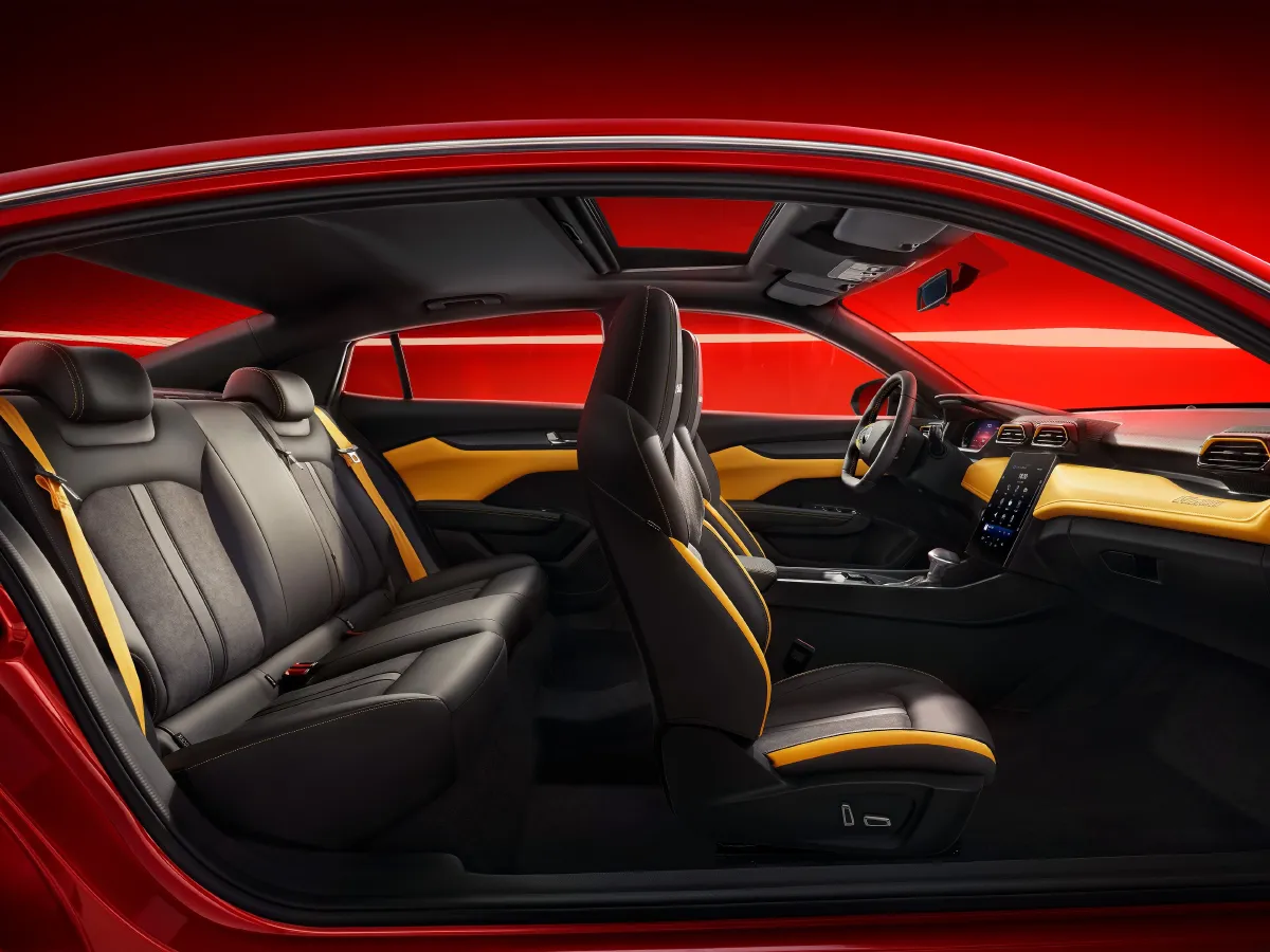 DongFeng Aeolus YiXuan,autocango,china used car exporter,china ev exporter,chinese used car exporter,chinese used ev exporter