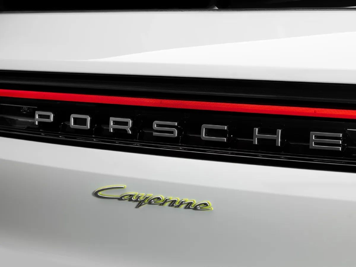 Porsche Cayenne,autocango,china used car exporter,china ev exporter,chinese used car exporter,chinese used ev exporter