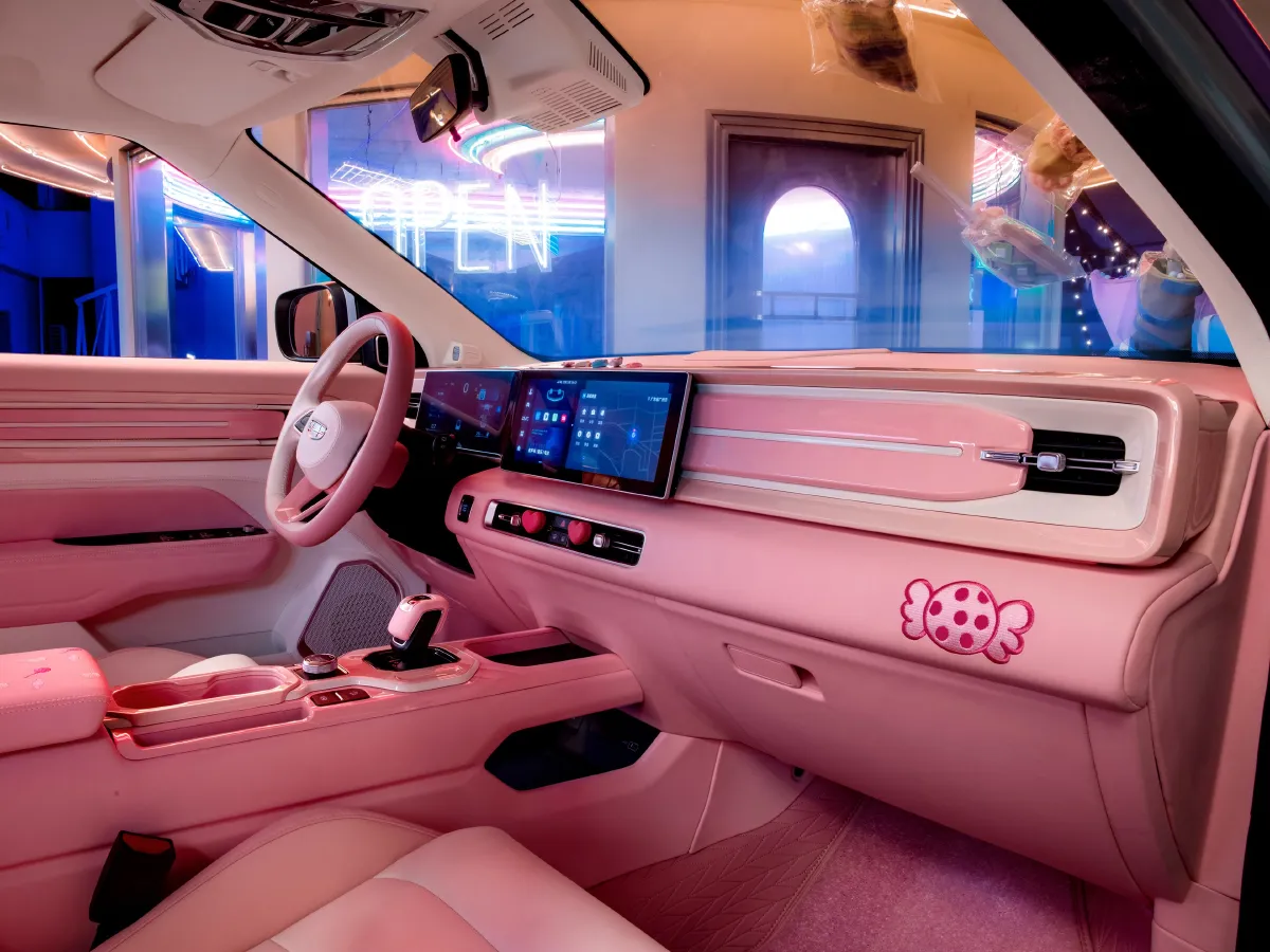 Geely ICON,autocango,china used car exporter,china ev exporter,chinese used car exporter,chinese used ev exporter