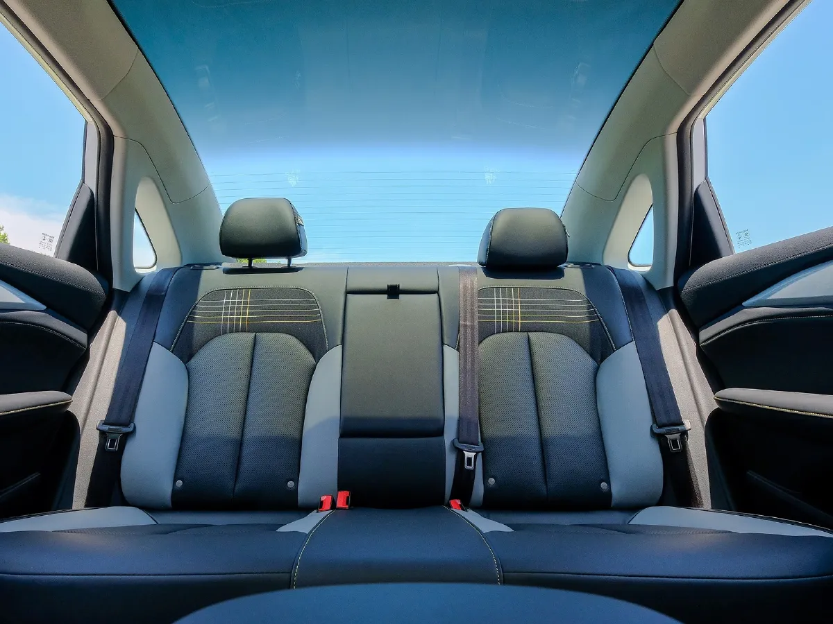 Roewe i6 MAX,autocango,china used car exporter,china ev exporter,chinese used car exporter,chinese used ev exporter