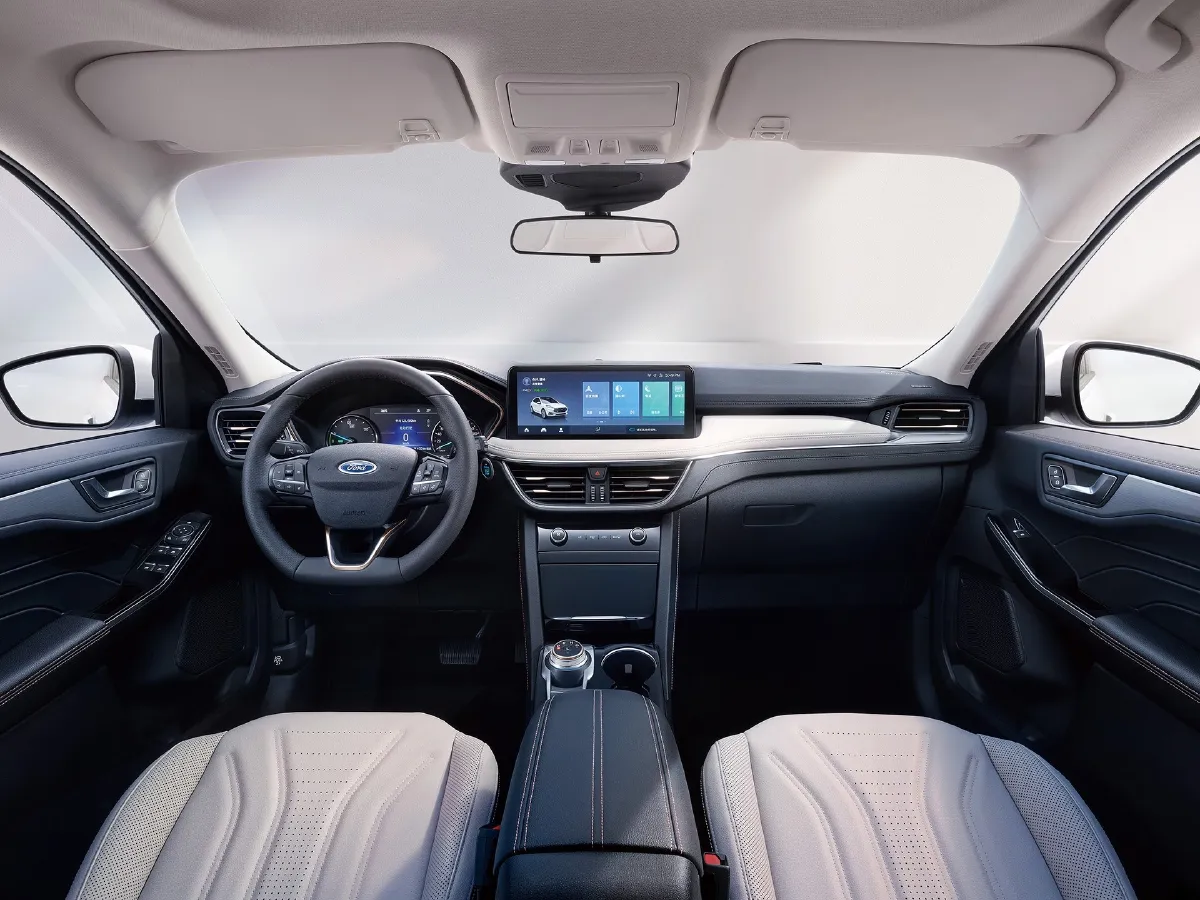 Ford Escape,autocango,china used car exporter,china ev exporter,chinese used car exporter,chinese used ev exporter