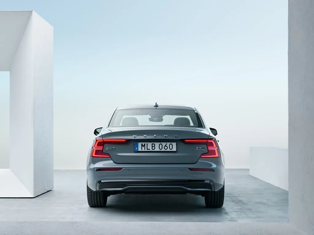 Volvo S60,autocango,china used car exporter,china ev exporter,chinese used car exporter,chinese used ev exporter