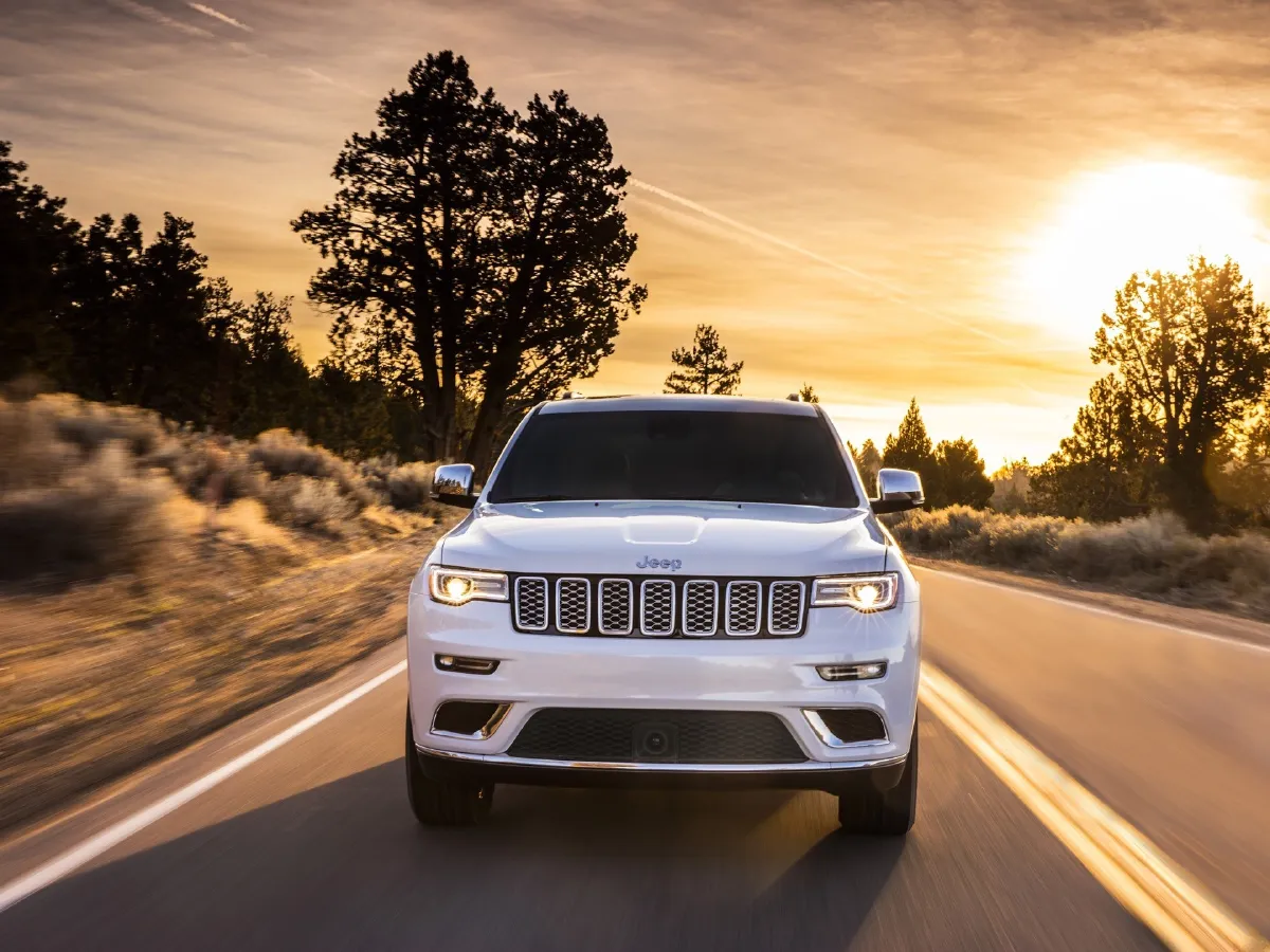Jeep Grand Cherokee,autocango,china used car exporter,china ev exporter,chinese used car exporter,chinese used ev exporter