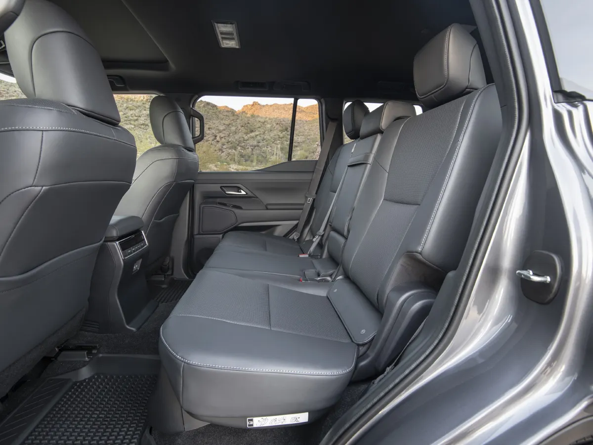 Lexus GX,autocango,china used car exporter,china ev exporter,chinese used car exporter,chinese used ev exporter