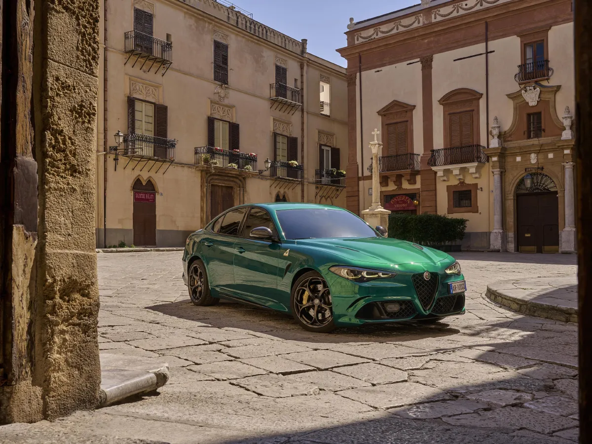 Alfa Romeo Giulia,autocango,china used car exporter,china ev exporter,chinese used car exporter,chinese used ev exporter