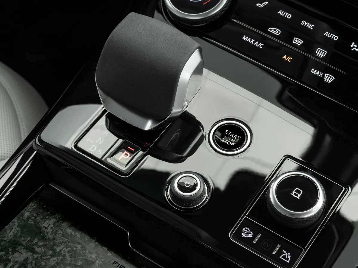 Land Rover Range Rover Sport,autocango,china used car exporter,china ev exporter,chinese used car exporter,chinese used ev exporter