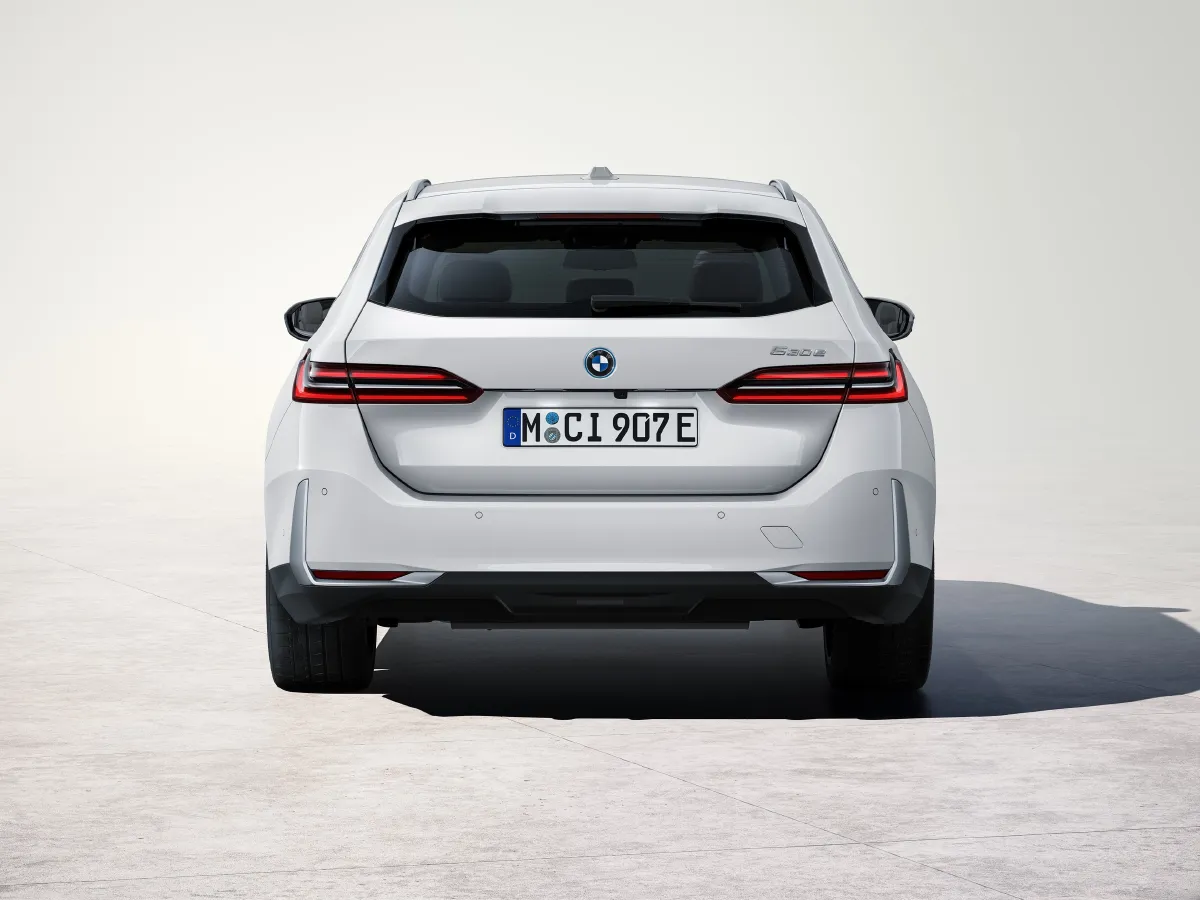 BMW 5 Series,autocango,china used car exporter,china ev exporter,chinese used car exporter,chinese used ev exporter BMW 5 Series,autocango,china used car exporter,china ev exporter,chinese used car exporter,chinese used ev exporter