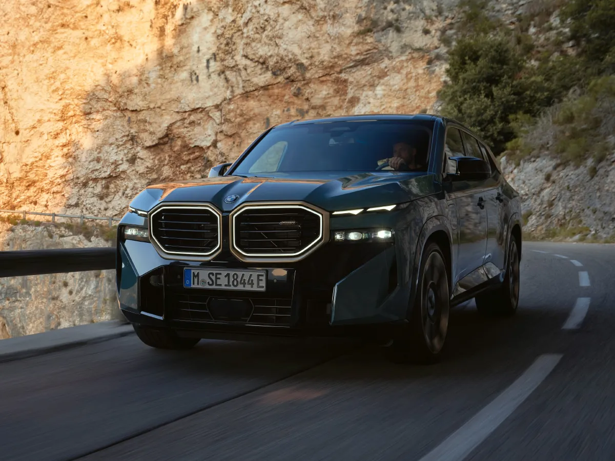 2023 BMW XM 4.4T 585HP V8 8AT PHEV 25.7KWH,autocango,china used car exporter,china ev exporter,chinese used car exporter,chinese used ev exporter