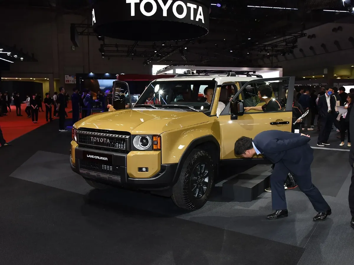 Toyota Land Cruiser Prado,autocango,china used car exporter,china ev exporter,chinese used car exporter,chinese used ev exporter